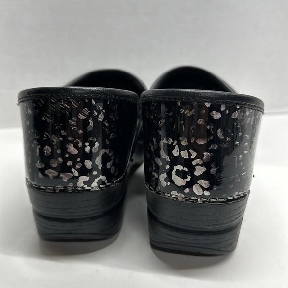 Dansko Clogs Mules Slip On Professional Shoes Patent Leather Black EU 40 US 10 - Picture 3 of 10